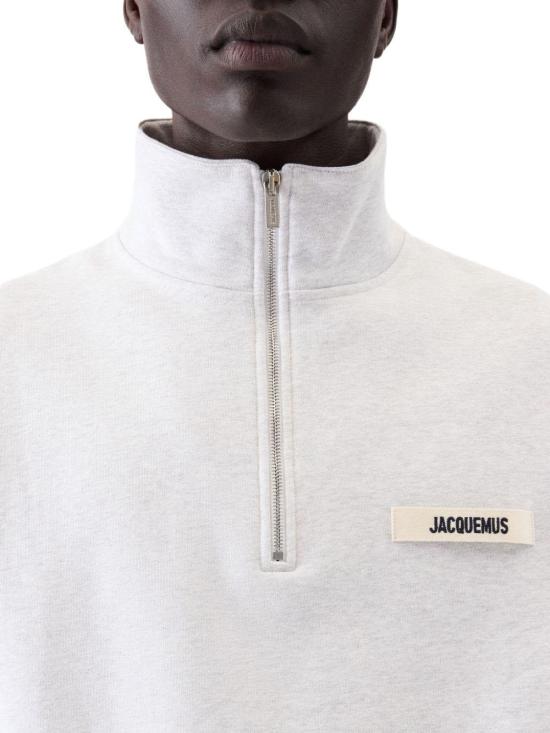 26FW 자크뮈스 하프 집업 스웨트 셔츠 SSM00313AJ00174951 LICHTGREY - JACQUEMUS
