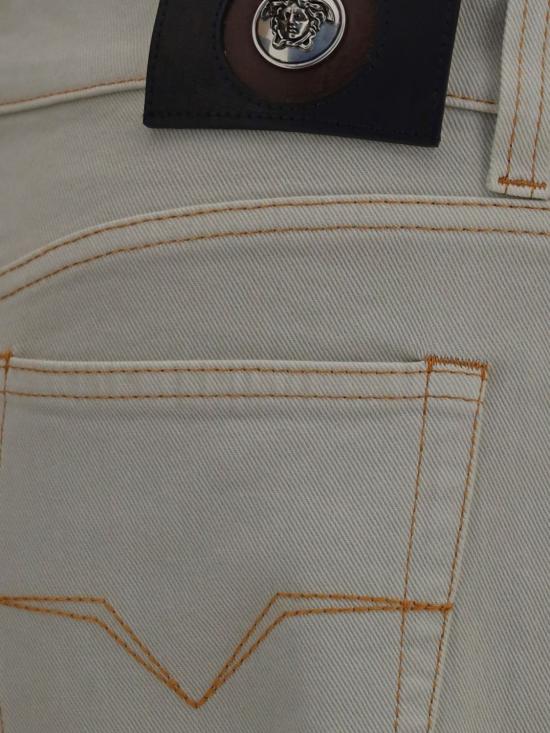 26FW 베르사체 데님 팬츠 10243631A18625 1DB80 White - VERSACE