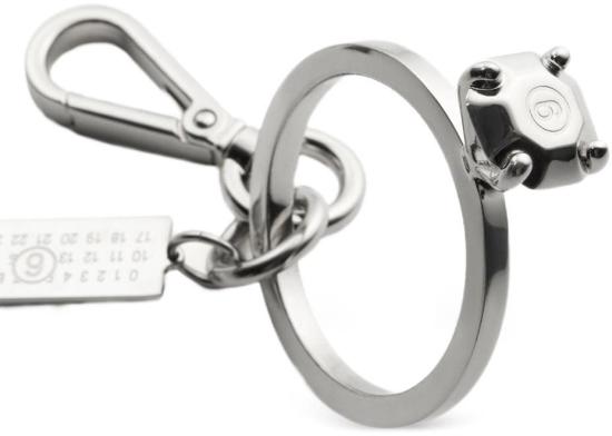 26FW 마르지엘라 키링 SM6UA0022P9210951 SILVER - MAISON MARGIELA