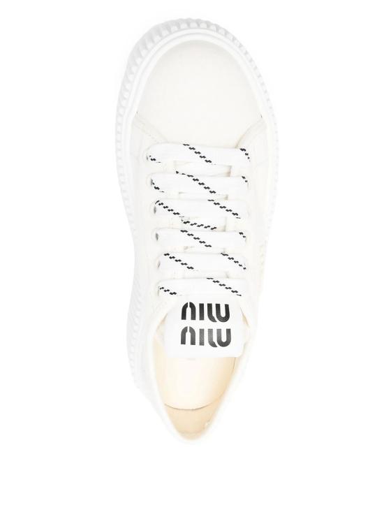 26FW 미우미우 로고 데님 스니커즈 5E389EF0053ARS F0304 WHITE - MIU MIU