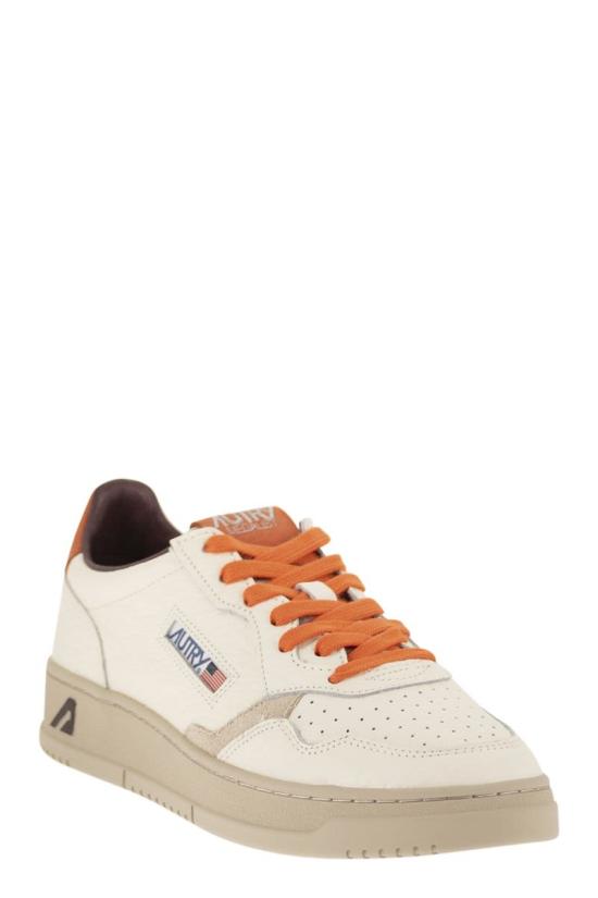 26FW 오트리 메달리스트 로우 스니커즈 AULMNE17 WHITE ORANGE - AUTRY