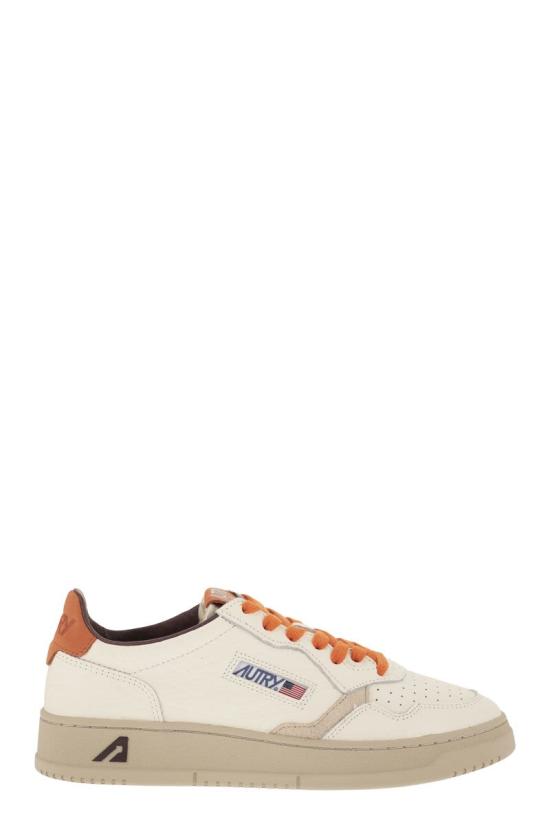 26FW 오트리 메달리스트 로우 스니커즈 AULMNE17 WHITE ORANGE