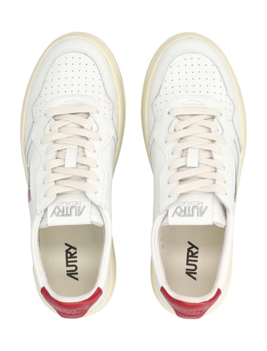 26FW 오트리 메달리스트 로우 스니커즈 AULMLL33 WC WHITE SCARLET - AUTRY
