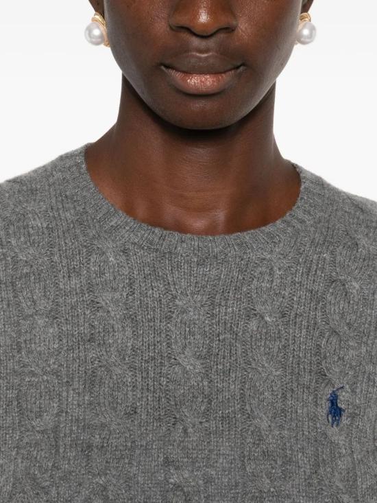 26FW 폴로 랄프로렌 폴로 자수 케이블 니트 스웨터 211971865501FLANNELGREYHEATHER - POLO RALPH LAUREN