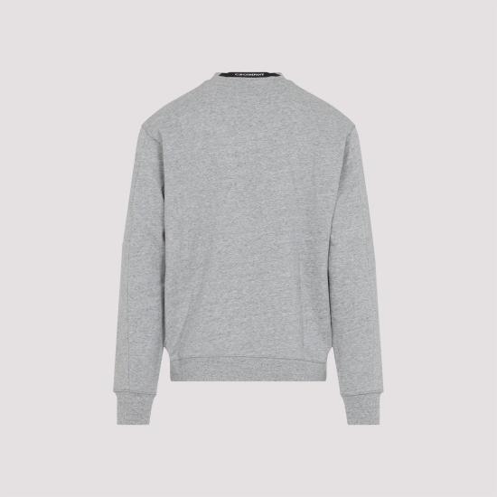 26FW 씨피 컴퍼니 다이애그널 레이즈드 플리스 스웨트셔츠 RCCMSS713A 005086W M94 GREYSTONE MELANGE - C.P. COMPANY