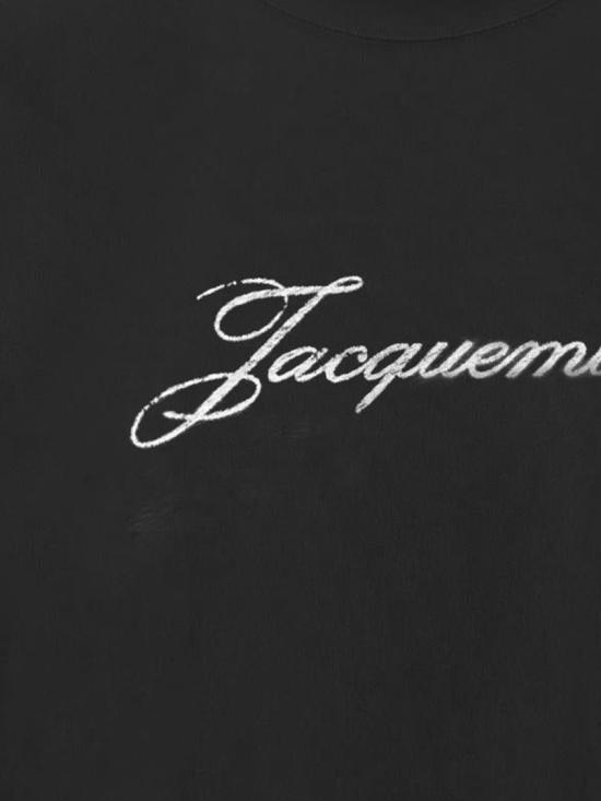 26FW 자크뮈스 자크뮈스 티셔츠 TSW00596AJ00289 990 BLACK DOM - JACQUEMUS