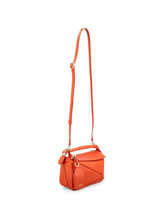 26FW 로에베 퍼즐 라이트웨이트 미디엄 숄더백 A510PLIX18LE 4974 RED - LOEWE