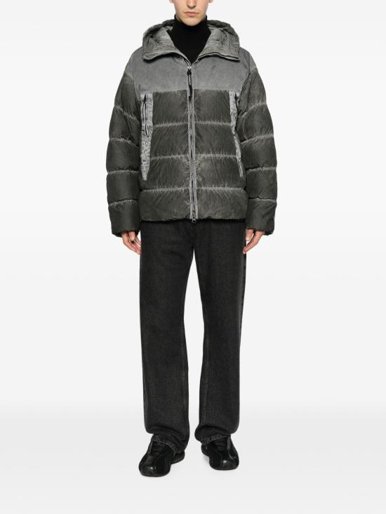 26FW 씨피 컴퍼니 숏패딩 21CMOW115A006369S R90 BLACK - C.P. COMPANY