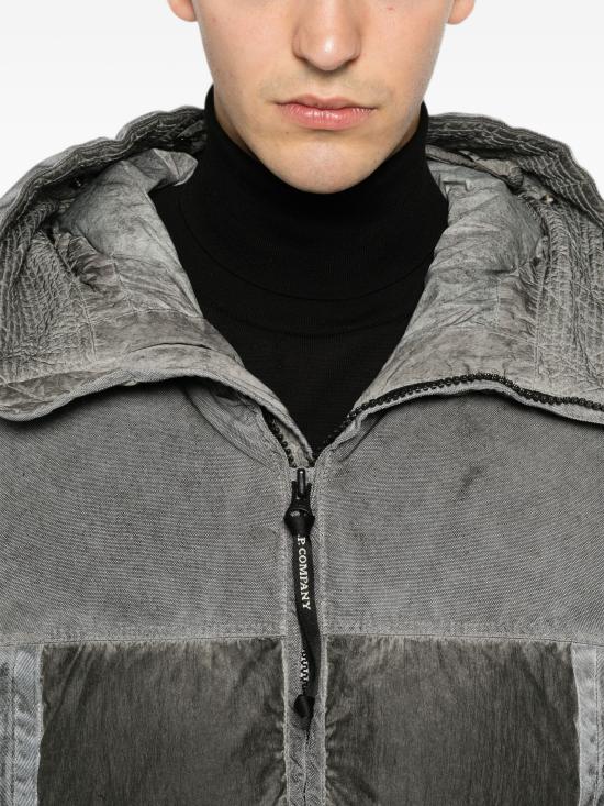 26FW 씨피 컴퍼니 숏패딩 21CMOW115A006369S R90 BLACK - C.P. COMPANY