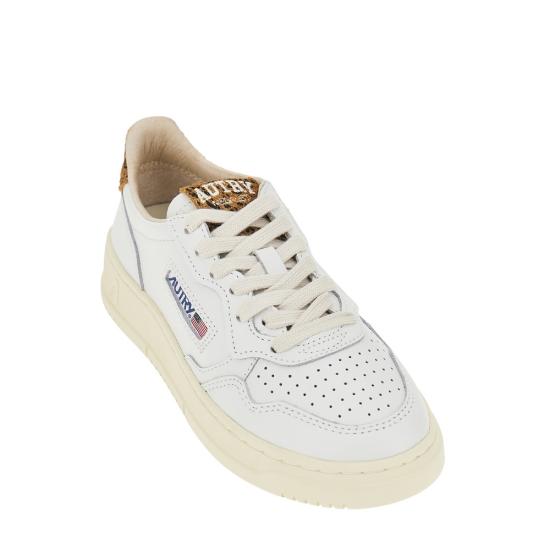 26FW 오트리 메달리스트 로우 레더 스니커즈 AULWHJ02 White - AUTRY