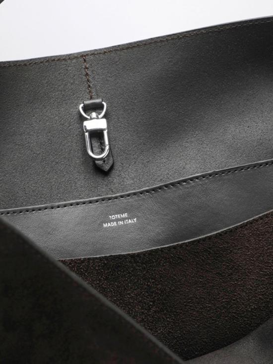 26FW 토템 숄더백 234WAL853LE0004 102 Brown - TOTEME