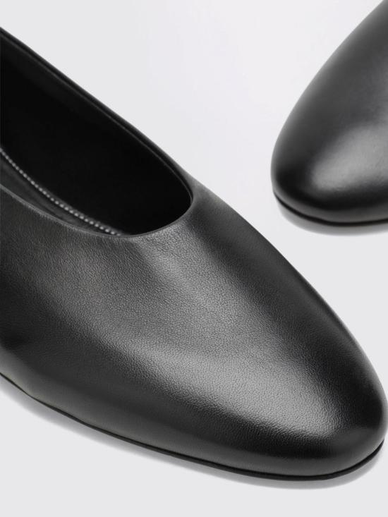 26FW 토템 슬립온 발레리나 플랫 263WAS0313LE0210 001 Black - TOTEME