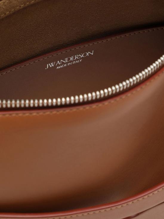 26FW JW앤더슨 숄더백 HB0716LA0383 640 Brown - JW ANDERSON