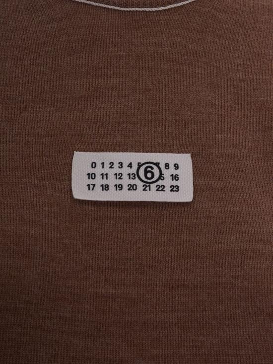 26FW MM6 메종마르지엘라 스웨터 S52HL0066M13037 130 Brown - MM6 MAISON MARGIELA
