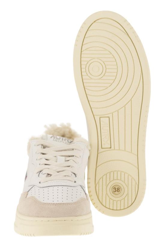 26FW 오트리 스니커즈 AUXWLS75 WHITE - AUTRY