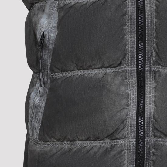 26FW 씨피 컴퍼니 패딩 조끼 21CMVE114A 006369S R90 RE COLOR BLACK DOM - C.P. COMPANY