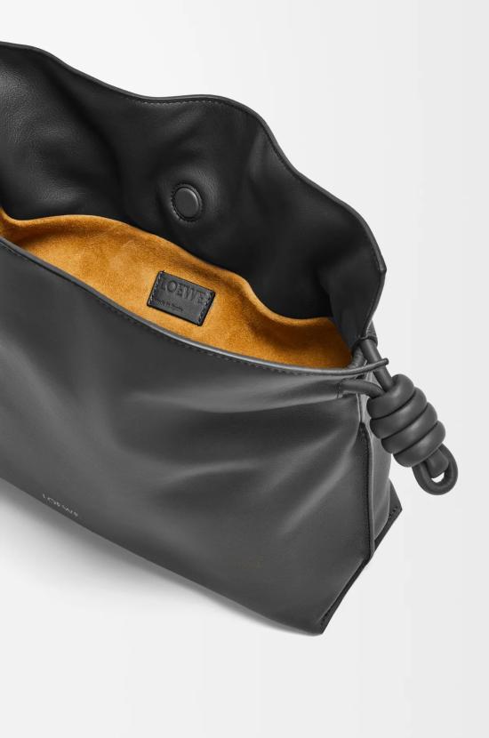 26FW 로에베 미디움 플라멘코 클러치 미디움 플라멘코 클러치 A411FC1XD4 1100 BLACK - LOEWE