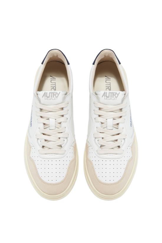 26FW 오트리 메달리스트 로우 스니커즈 AULMLS28 WHITE BLUE - AUTRY