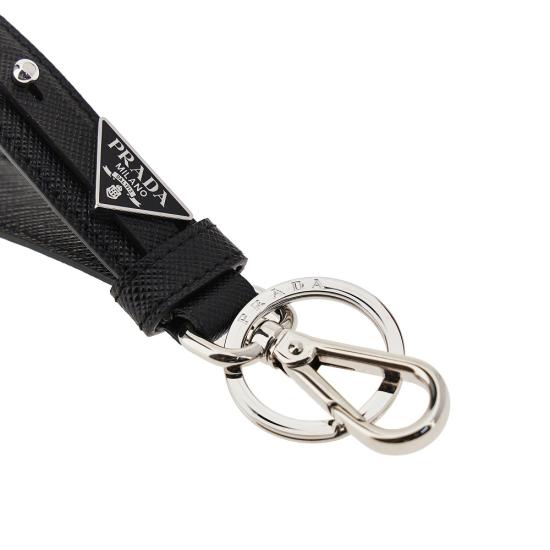 26FW 프라다 사피아노 가죽 트라이앵글 로고 스트랩 키링 2PP68T053 Black - PRADA