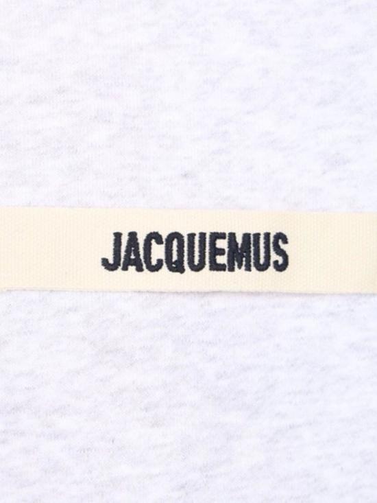 26FW 자크뮈스 긴팔 티셔츠 25EHOM00247AJ00126 950 GREY - JACQUEMUS