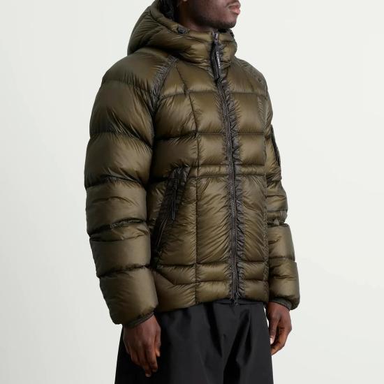 26FW 씨피 컴퍼니 D.D. 쉘 후드 다운 퍼퍼 자켓 21CMOW702A 110416A 683 IVY GREEN DOM - C.P. COMPANY