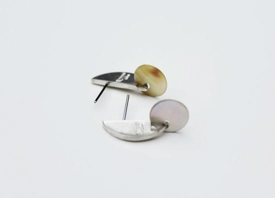  RFORM STUDIO 이어링 Rform Studio의 자개와 스털링 실버 도트 귀걸이 - OTHER BRANDS