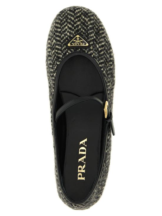 26FW 프라다 트라이앵글 로고 쉐브론 메리 제인 플랫 슈즈 1F689OF00517WTF0964 White Black - PRADA