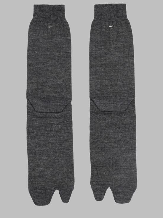 26FW 마르지엘라 양말 S50TL0029 S17867860M GREY - MAISON MARGIELA