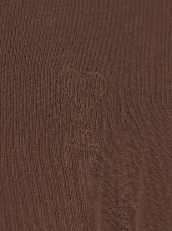 26FW 아미 화이트 코튼 드 하트 엠보스 티셔츠 UTS3577262221 Brown - AMI