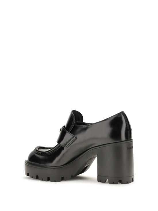 26FW 프라다 로고 플라크 가죽 펌프스 로고 플라크 가죽 펌프스 1D563OF085055 F0002 NERO - PRADA