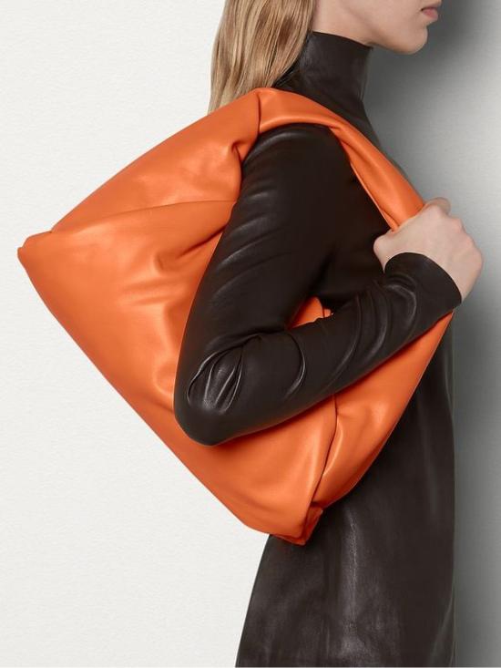 25FW 보테가베네타 레더 숄더백 610524VCP407482 ORANGE - BOTTEGA VENETA