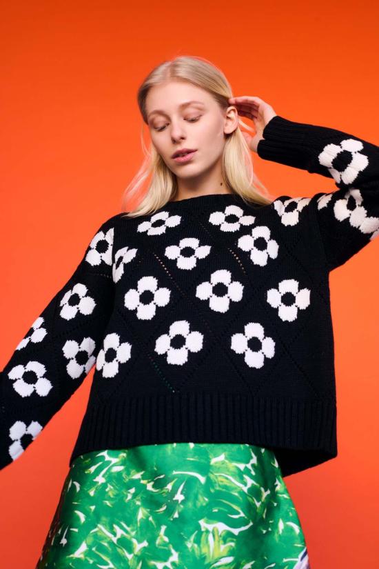  지지 니트웨어 스웨터 플라워 파워 - GIGI KNITWEAR