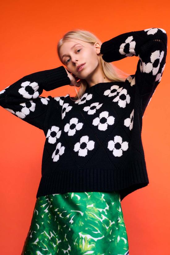  지지 니트웨어 스웨터 플라워 파워 - GIGI KNITWEAR
