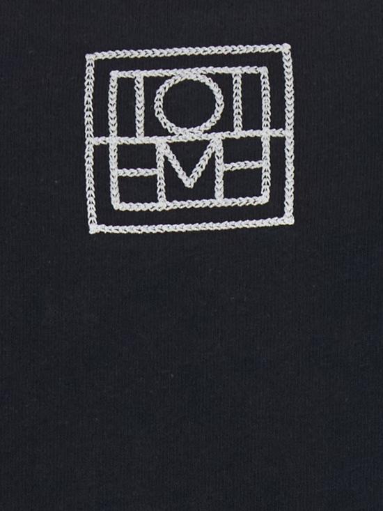 26FW 토템 클래식 오가닉 코튼 티셔츠 263WRT0529FB0502 001 Black - TOTEME