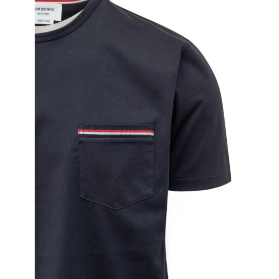 26FW 톰브라운 미디움 웨이트 저지 팁 포켓 크루넥 티셔츠 MJS010A 01454 415 BLUE - THOM BROWNE