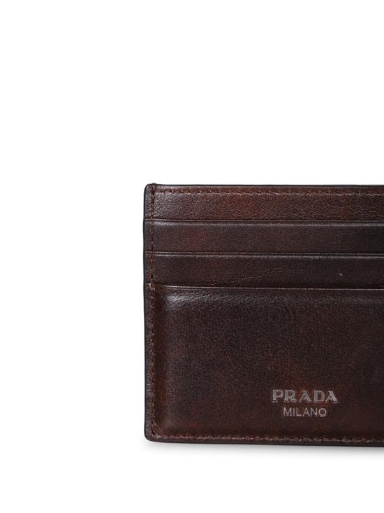 27FW 프라다 앤티크 레더 가죽 카드 지갑 앤티크 레더 가죽 카드 지갑 2MC025 2ZQ6 F0324 Brown - PRADA
