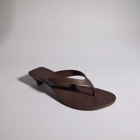 26FW 구찌 비토리아 러버 통 샌들 비토리아 러버 통 샌들 869626J8700 2007 - GUCCI