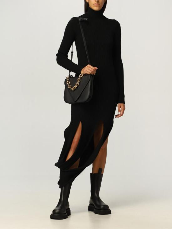 26SS 보테가베네타 해머드 레더 크로스바디백 667398V12M08425 BLACK - BOTTEGA VENETA