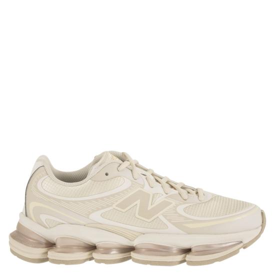 26FW 뉴발란스 스니커즈 U2000 CREAM