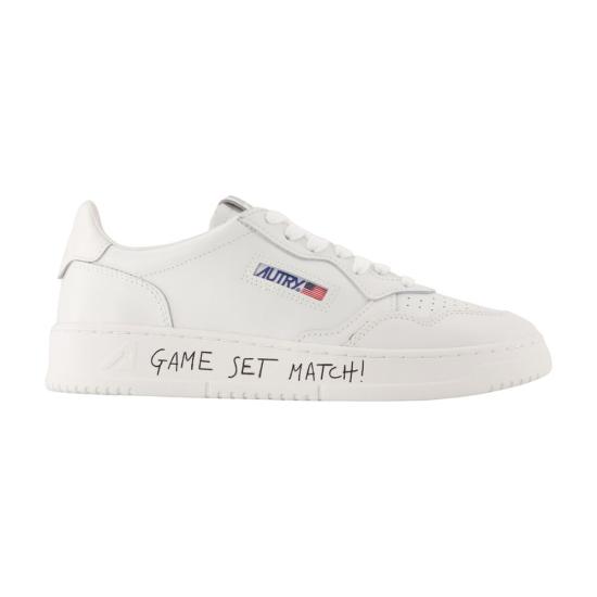 26FW 오트리 메달리스트 로우 스니커즈 AULM ML08 WHITE