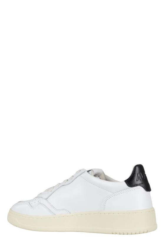 26FW 오트리 메달리스트 로우 스니커즈 AULM 099 White - AUTRY