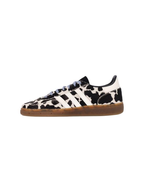 26FW 아디다스 스니커즈 KI2183 CBLACK OWHITE CHABLU - ADIDAS