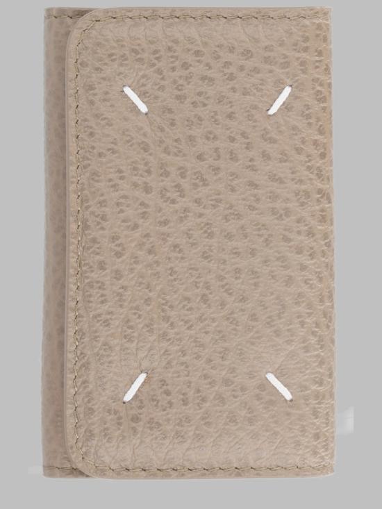 26FW 마르지엘라 키링 SA3UA0001 P8844HB669 BEIGE