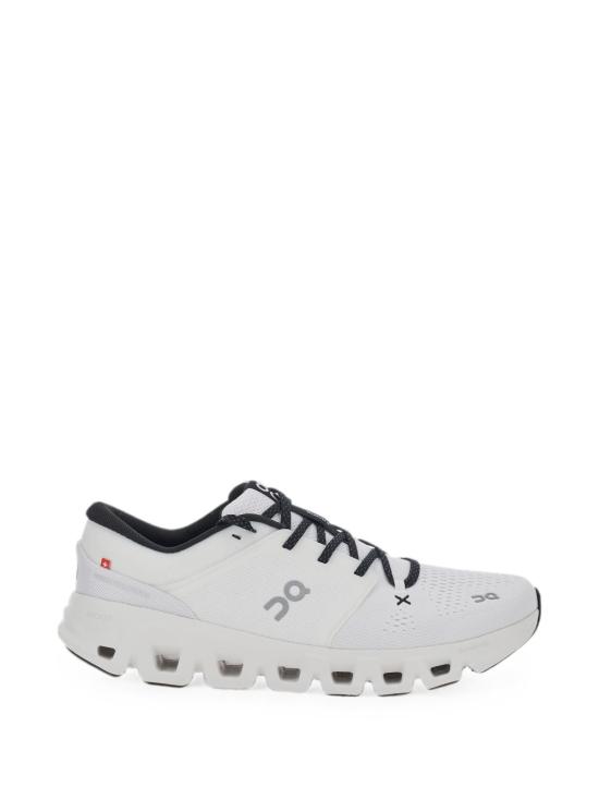 26FW 온 러닝 스니커즈 3MG30080462 WHITE BLACK