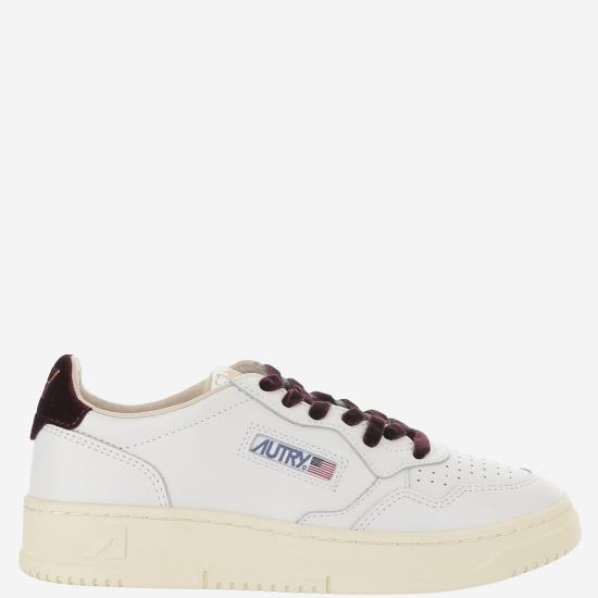 26FW 오트리 메달리스트 로우 레더 스니커즈 AULWVZ01 WHITE