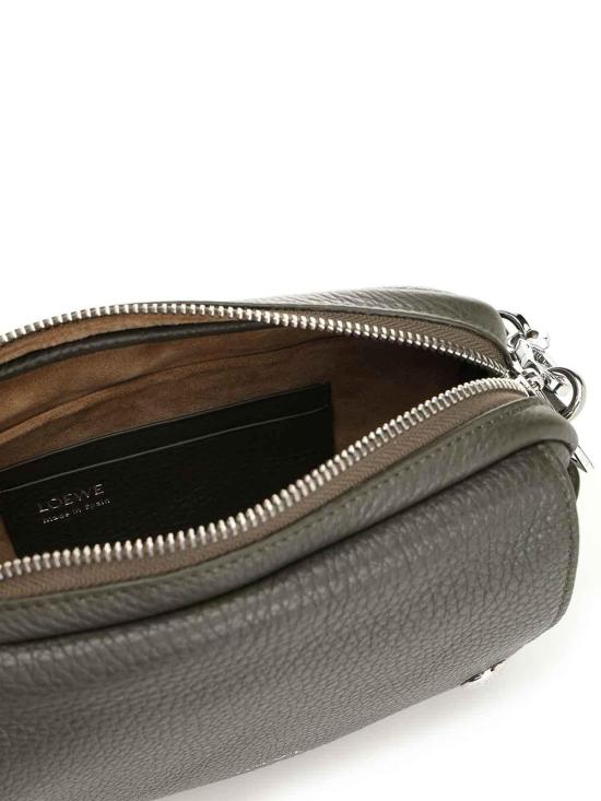 26SS 로에베 서플 그레인드 카프스킨 스몰 페블 메신저백 BANBPCBX013969 Green - LOEWE