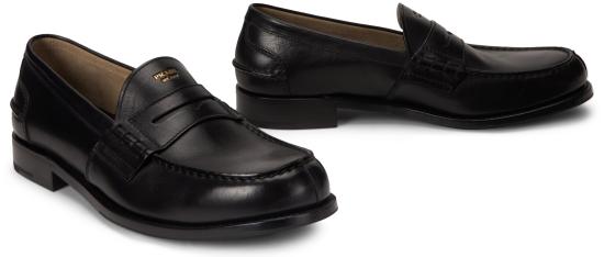 26SS 프라다 레터링 로고 텍스처드 레더 로퍼 2DB238 F X000 BLACK - PRADA