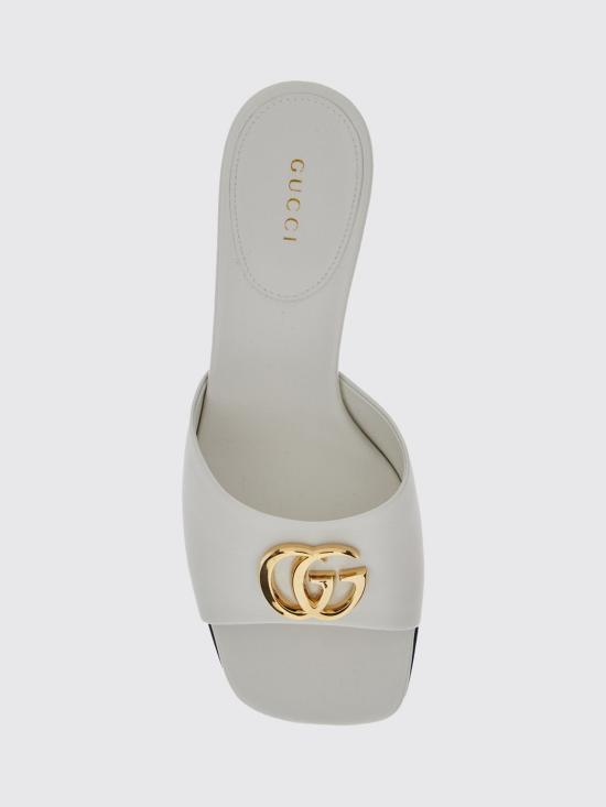 26FW 구찌 골드 로고 플라크 가죽 뮬 871480BKO00 9214 White - GUCCI