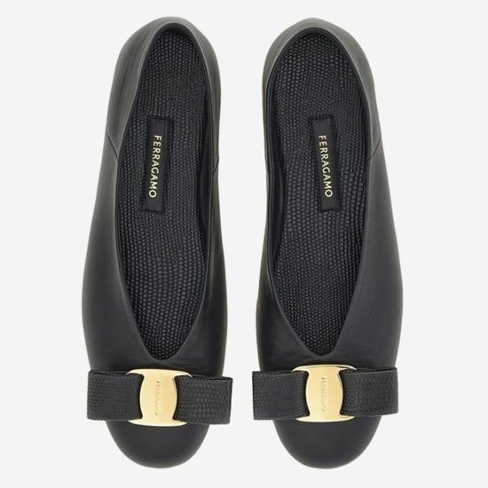 26SS 살바토레 페라가모 플랫 슈즈 01K221 BLACK - SALVATORE FERRAGAMO