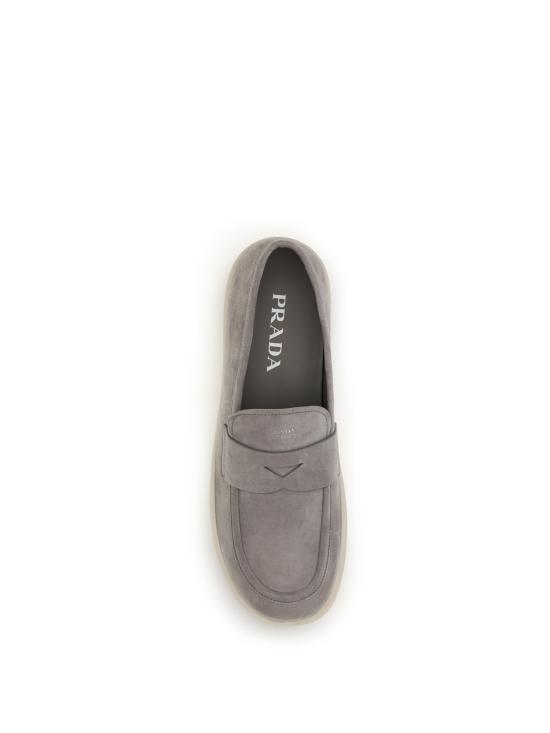 26SS 프라다 스웨이드 뱀프 스트랩 로퍼 2DG166FG000103 GRAY - PRADA